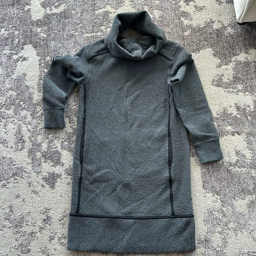 Lululemon gray rib dress with removable collar